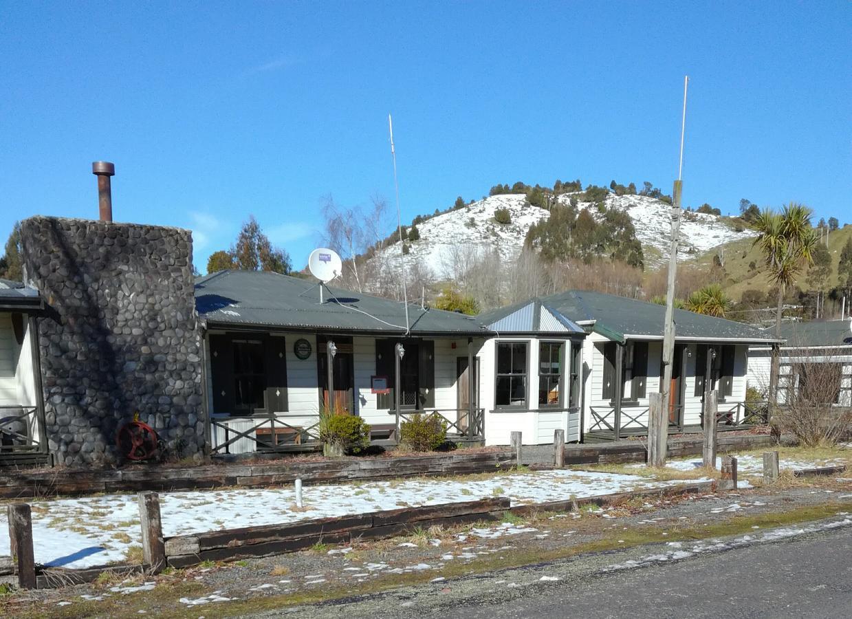 Slalom Lodge Raurimu Exterior photo